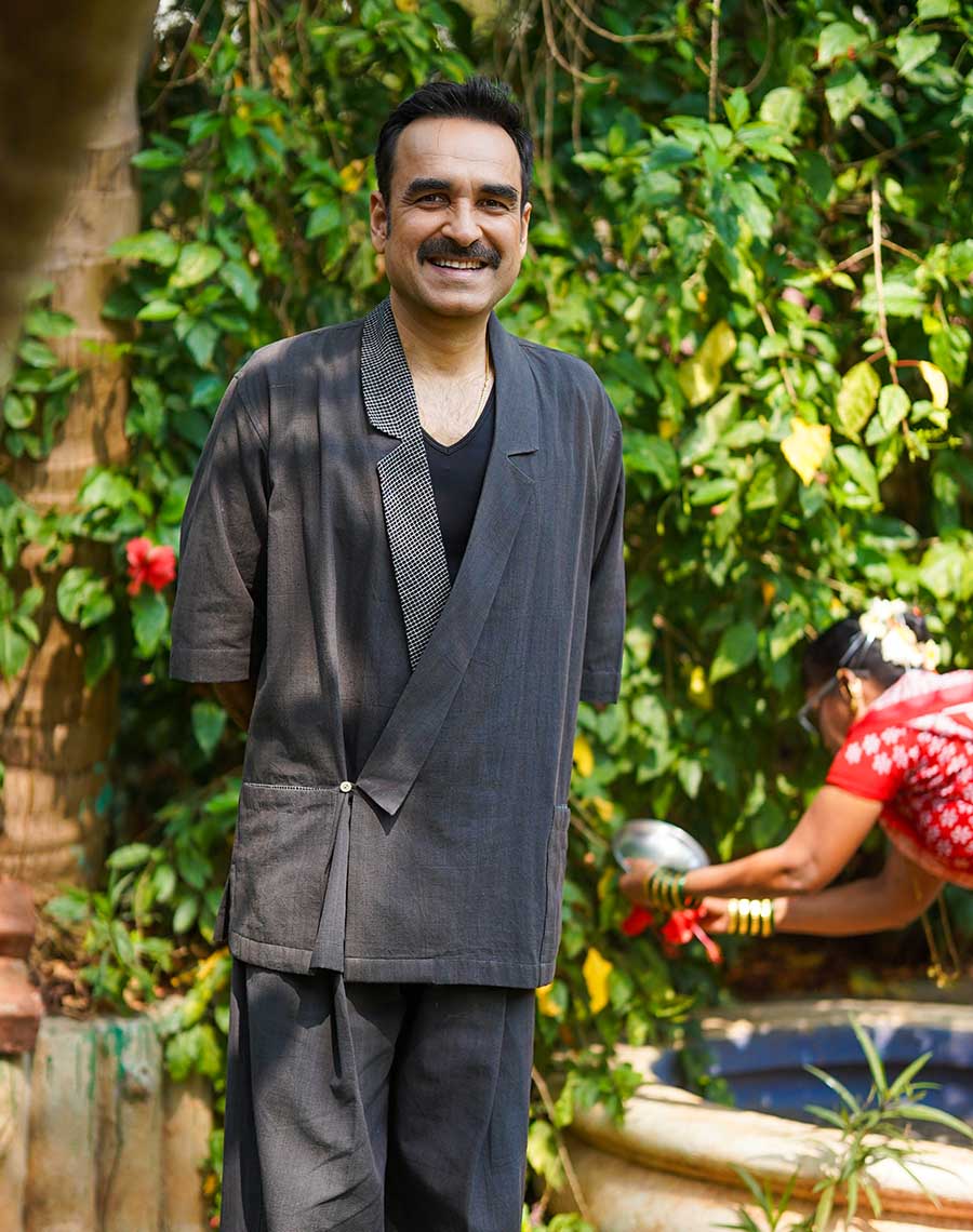 मलनाड White & Black Jacket Set